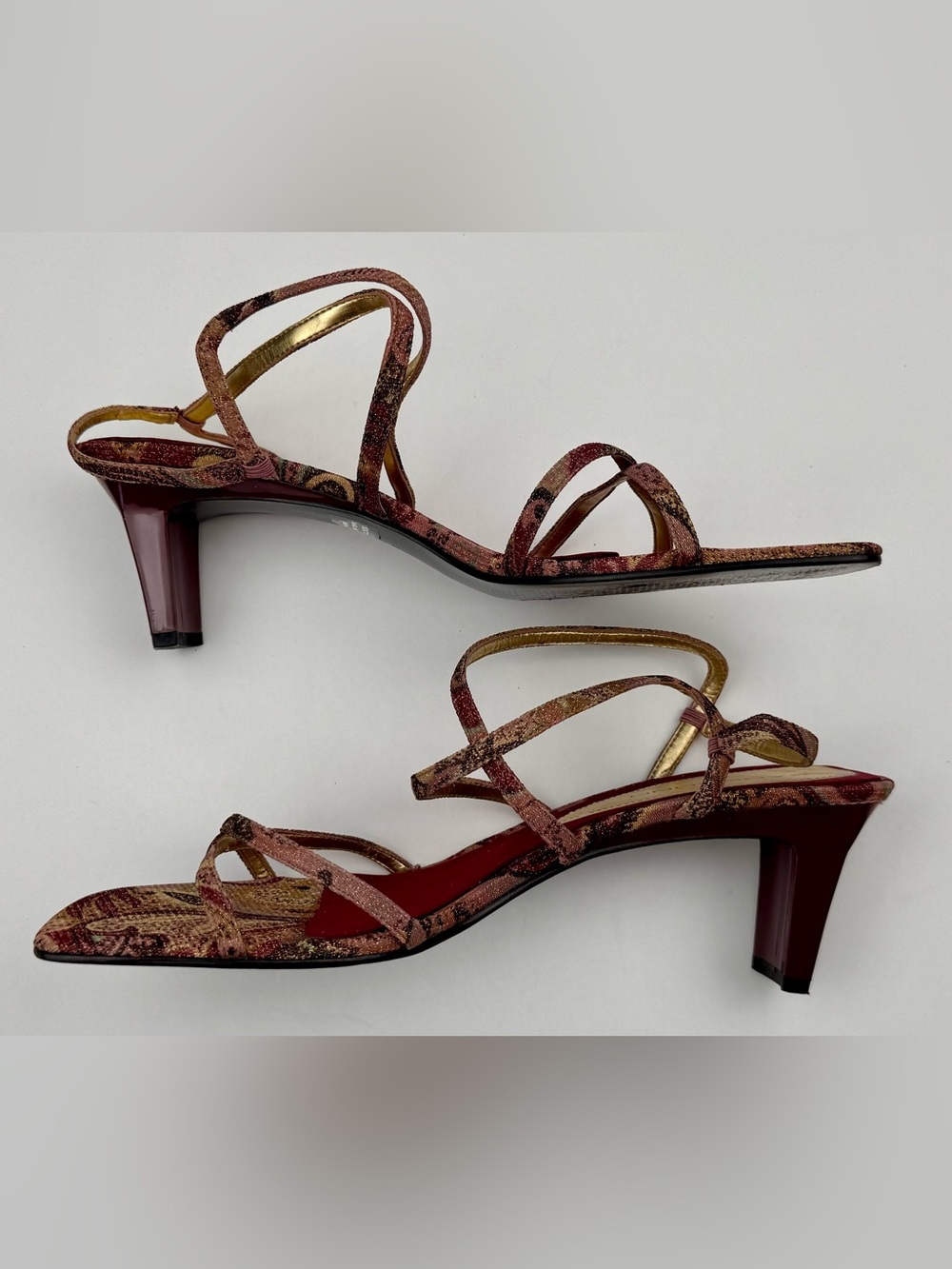 Bandolino brocade fabric ‘Dobex’ sling back heels. Size 8.5 M - Picture 2 of 11